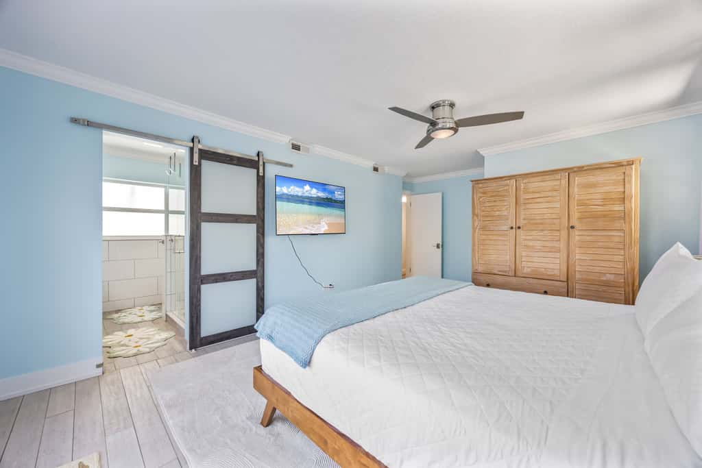 4BR/2.5BA Waterfront Oasis w/ Pool & Dock
