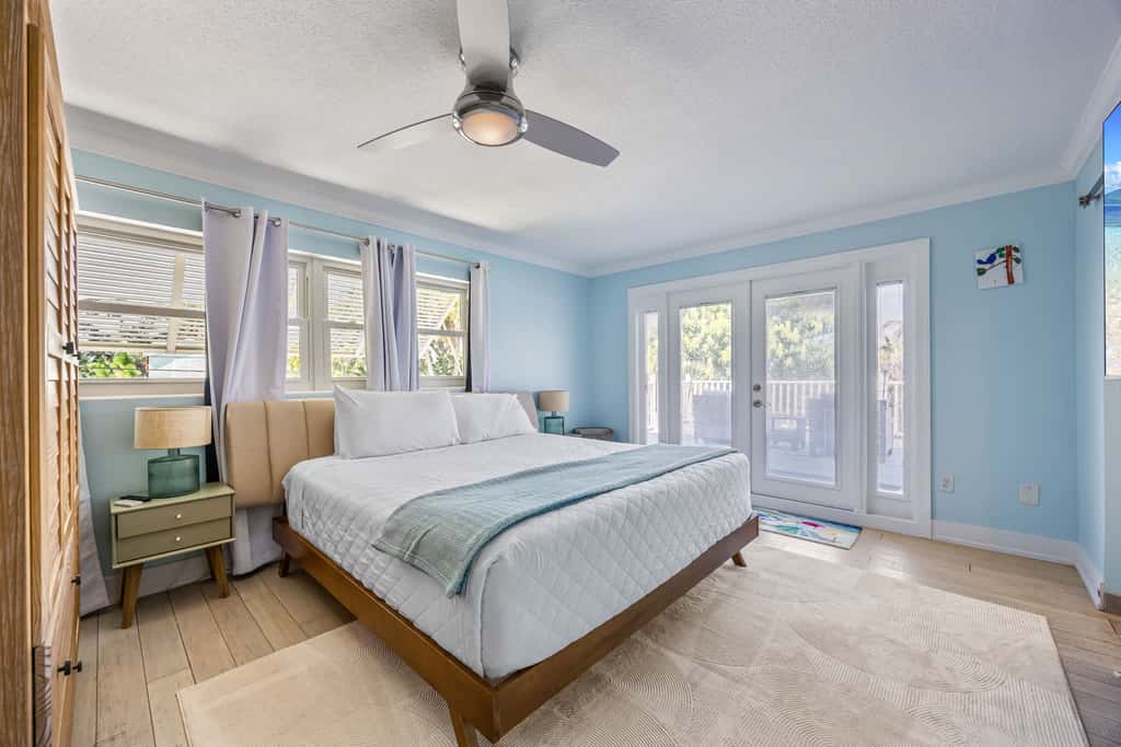 4BR/2.5BA Waterfront Oasis w/ Pool & Dock