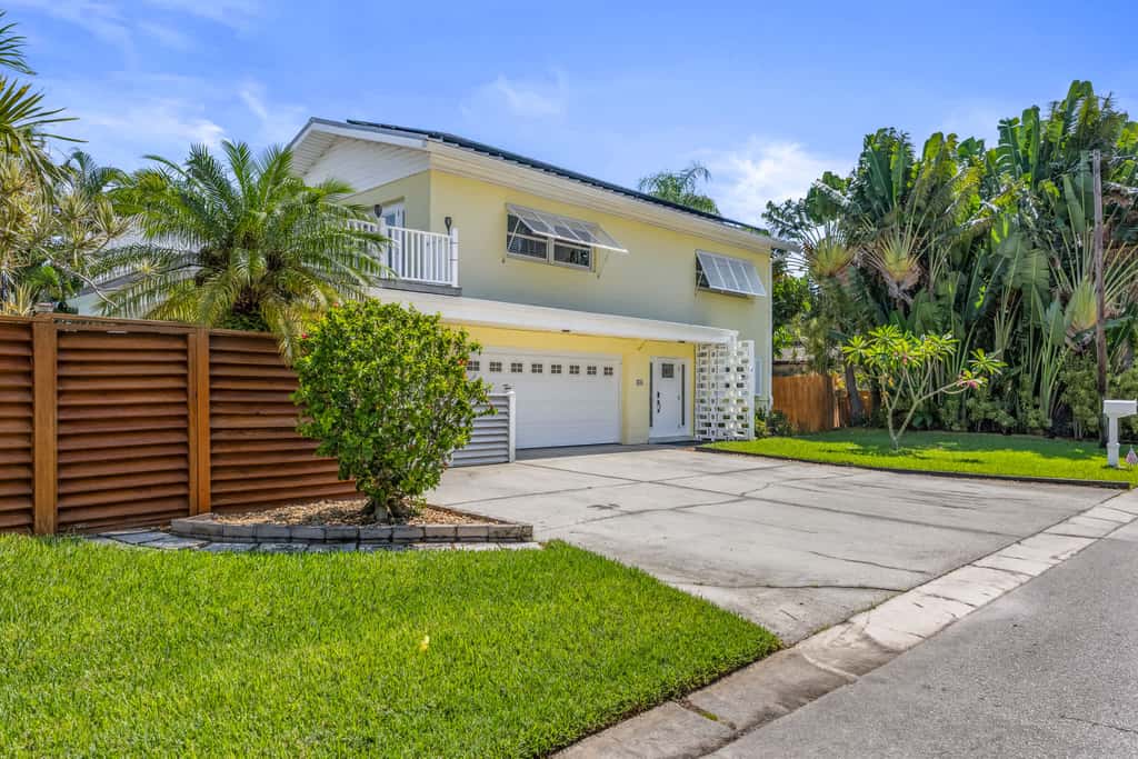 4BR/2.5BA Waterfront Oasis w/ Pool & Dock