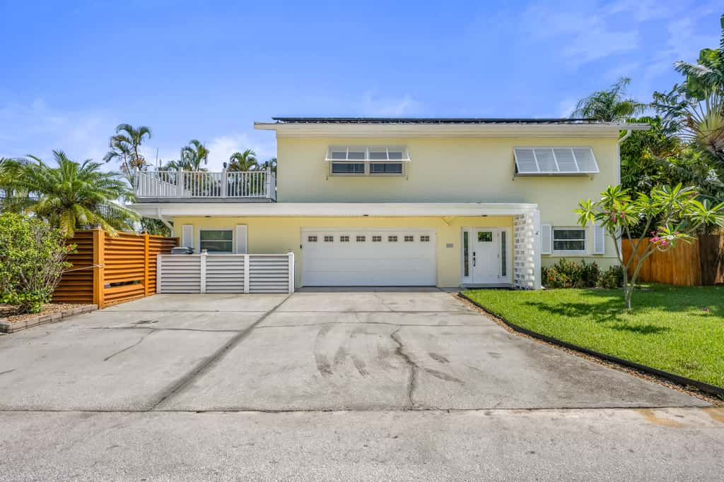 4BR/2.5BA Waterfront Oasis w/ Pool & Dock