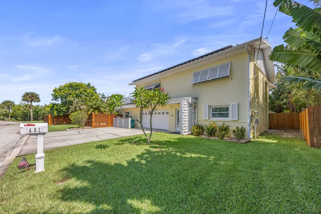 4BR/2.5BA Waterfront Oasis w/ Pool & Dock