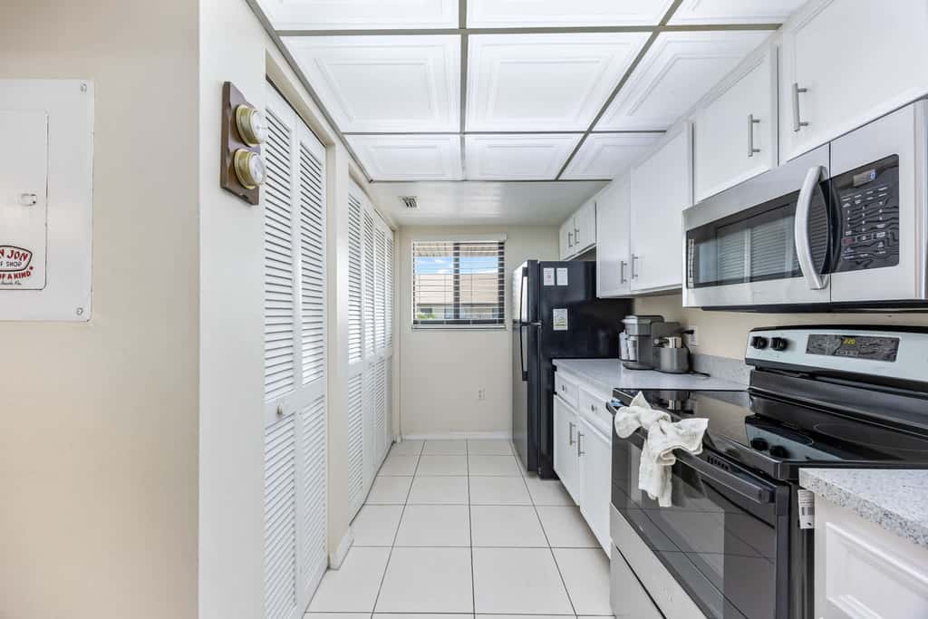 Breezy Cocoa Beach 2BR Condo | 4-min walk to Beach