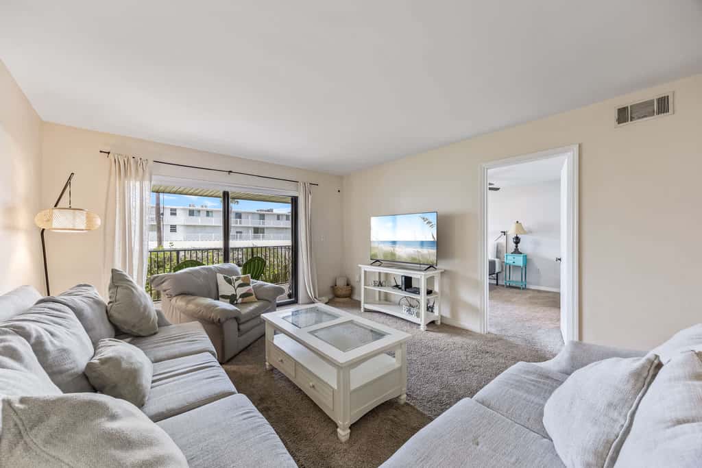 Breezy Cocoa Beach 2BR Condo | 4-min walk to Beach