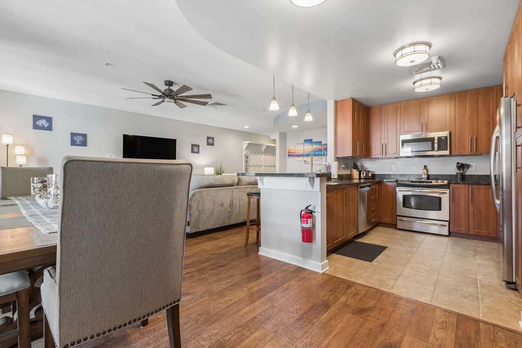 Sojourn 3BD2BA with Balcony, 3 Pools, Beach Access