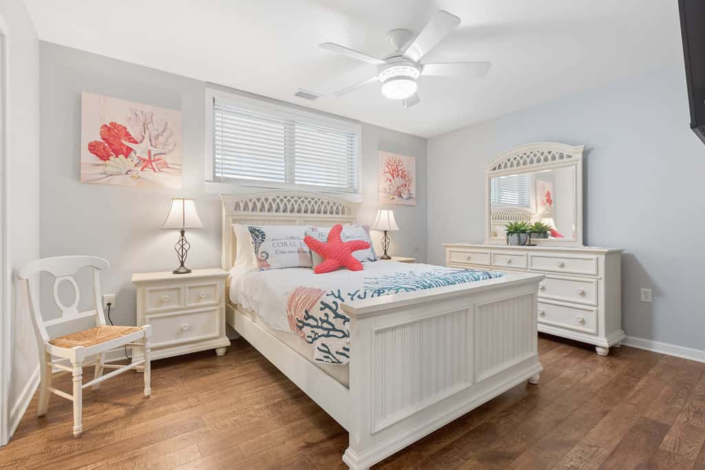 Sojourn 3BD2BA with Balcony, 3 Pools, Beach Access