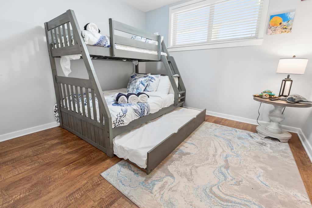 Sojourn 3BD2BA with Balcony, 3 Pools, Beach Access