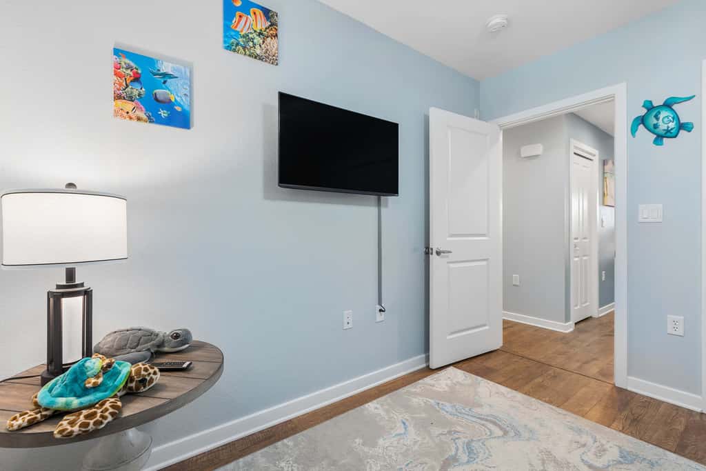 Sojourn 3BD2BA with Balcony, 3 Pools, Beach Access