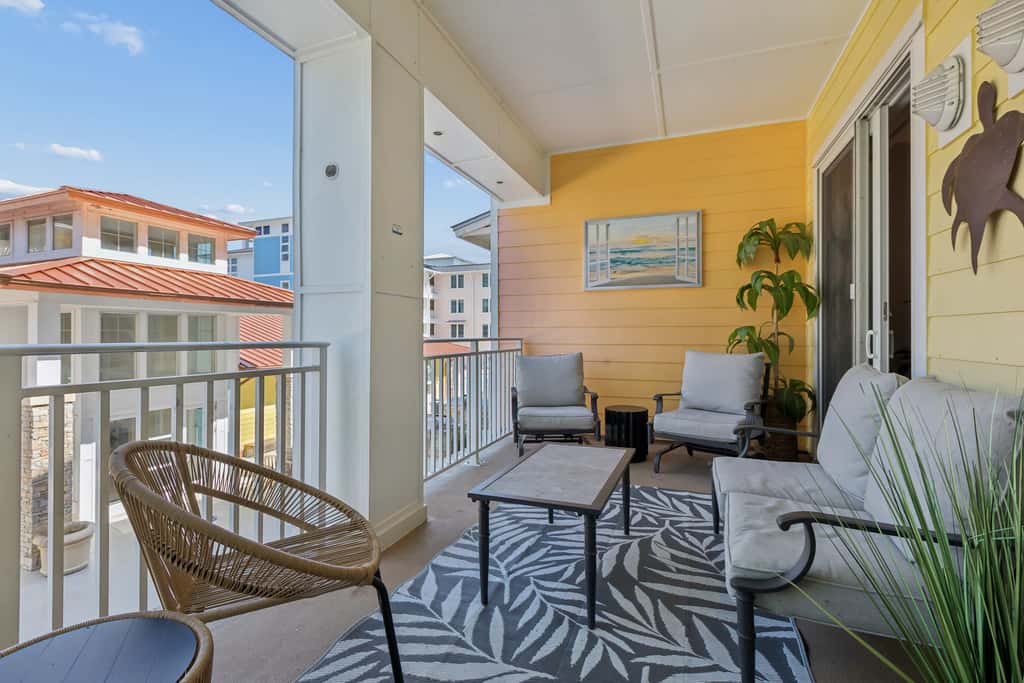 Sojourn 3BD2BA with Balcony, 3 Pools, Beach Access