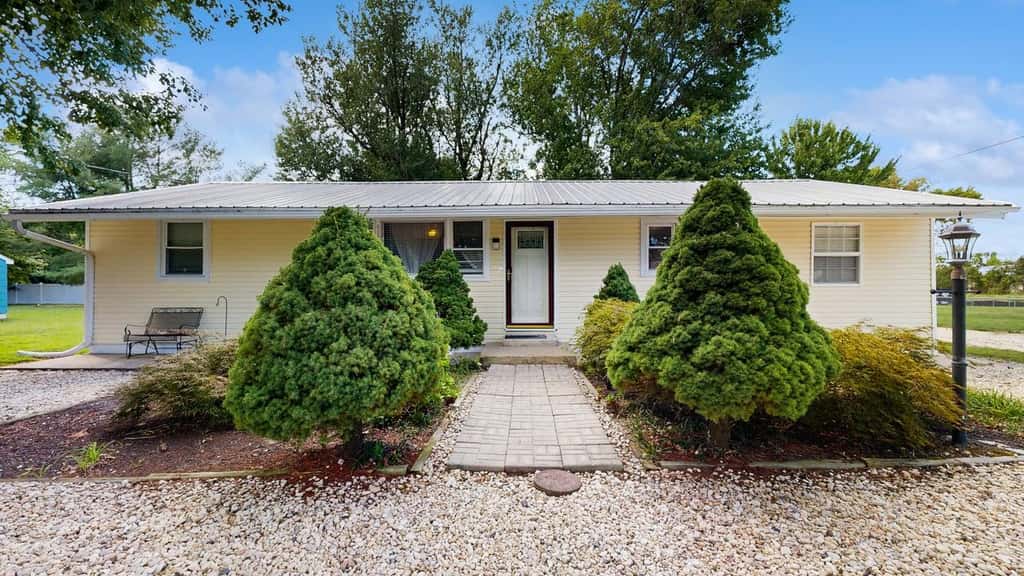 The Ocean Rancher - 40 Woodland Ave