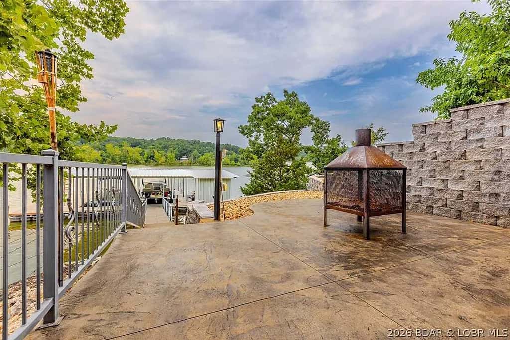 Quiet 4BR Cabin - LAKE VIEW - Dock & Fire Pit