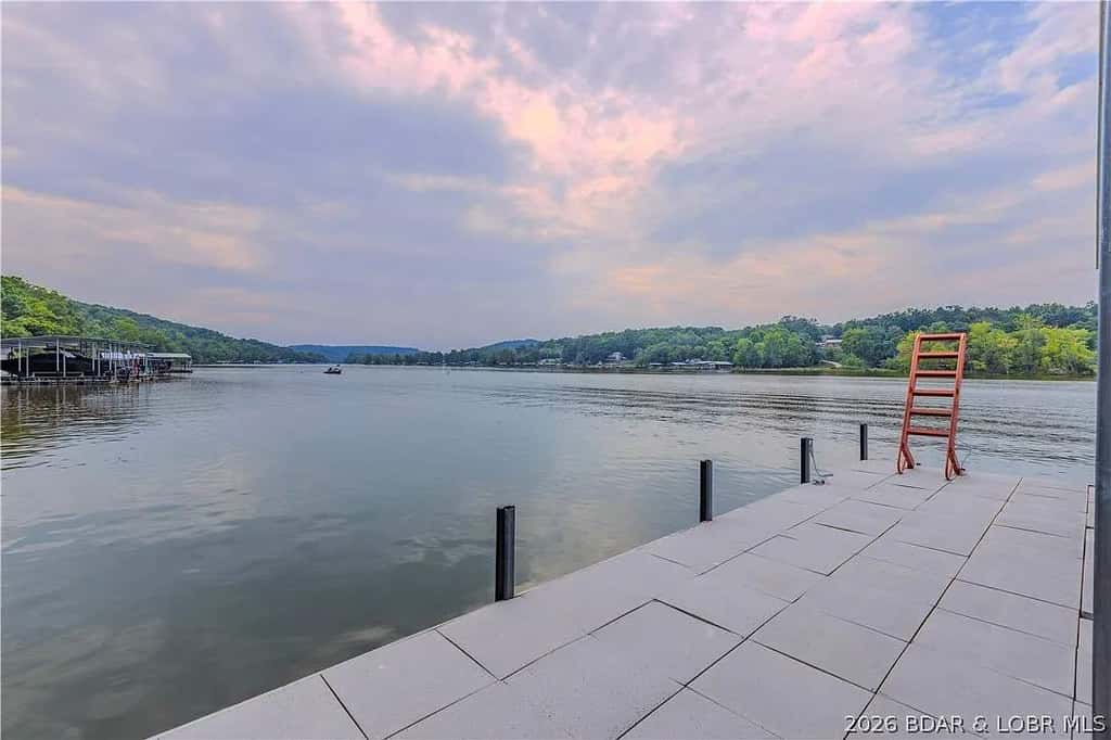 Quiet 4BR Cabin - LAKE VIEW - Dock & Fire Pit