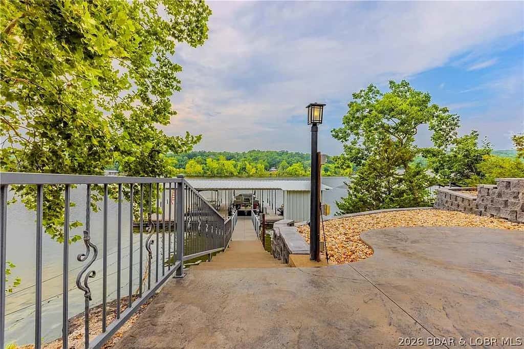 Quiet 4BR Cabin - LAKE VIEW - Dock & Fire Pit