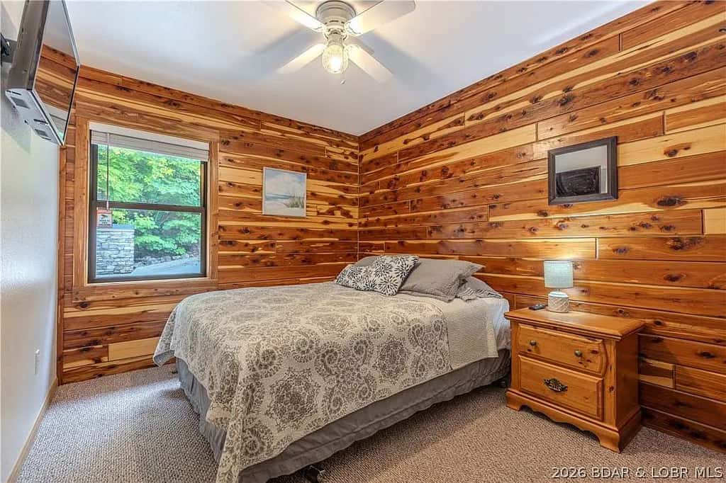Quiet 4BR Cabin - LAKE VIEW - Dock & Fire Pit