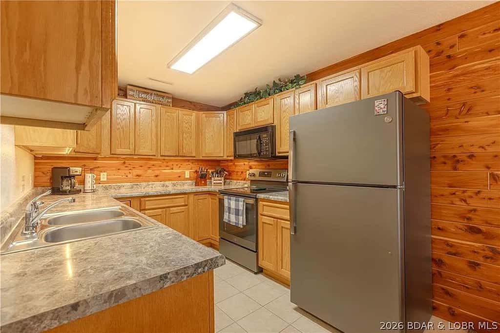 Quiet 4BR Cabin - LAKE VIEW - Dock & Fire Pit
