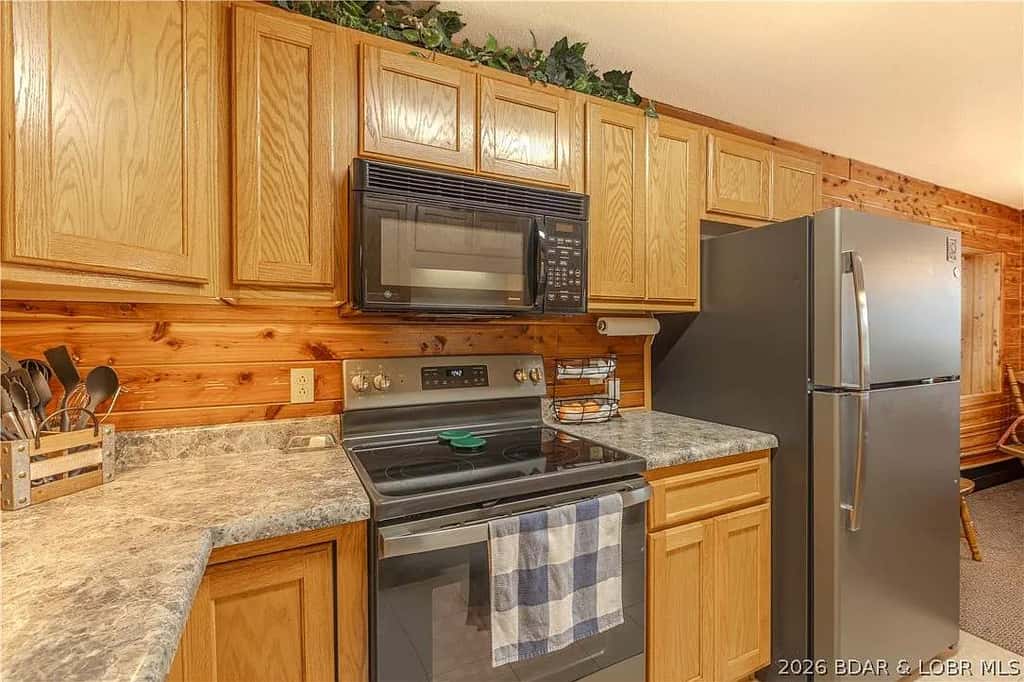 Quiet 4BR Cabin - LAKE VIEW - Dock & Fire Pit