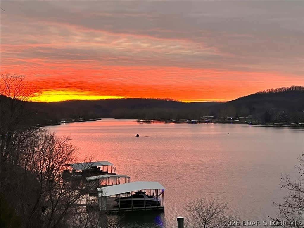Quiet 4BR Cabin - LAKE VIEW - Dock & Fire Pit