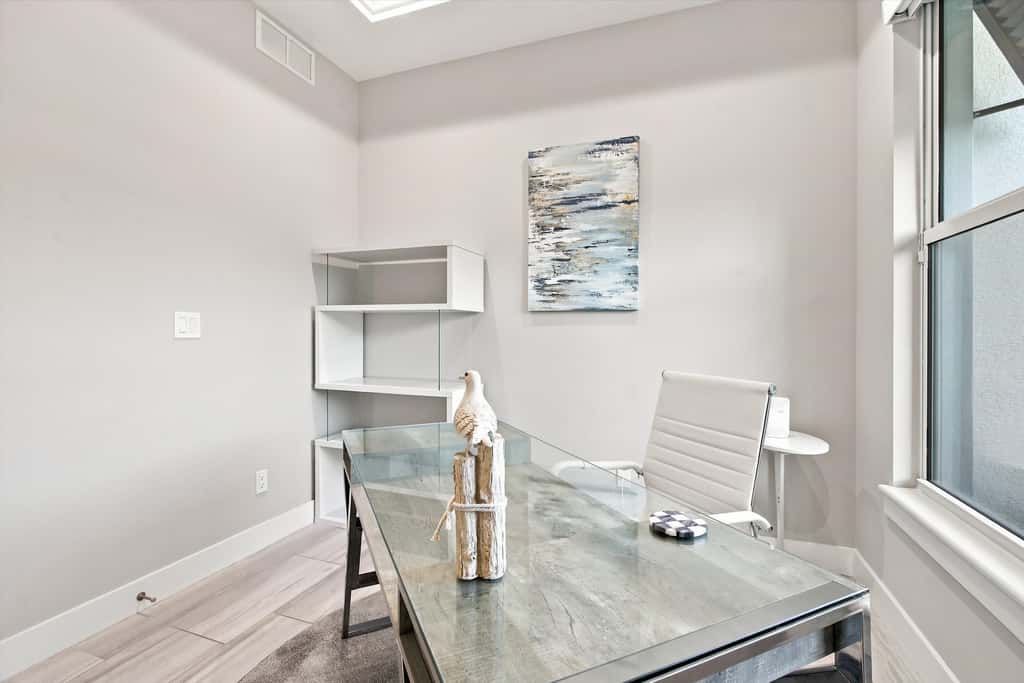 Spacious home with private heated pool & lanai