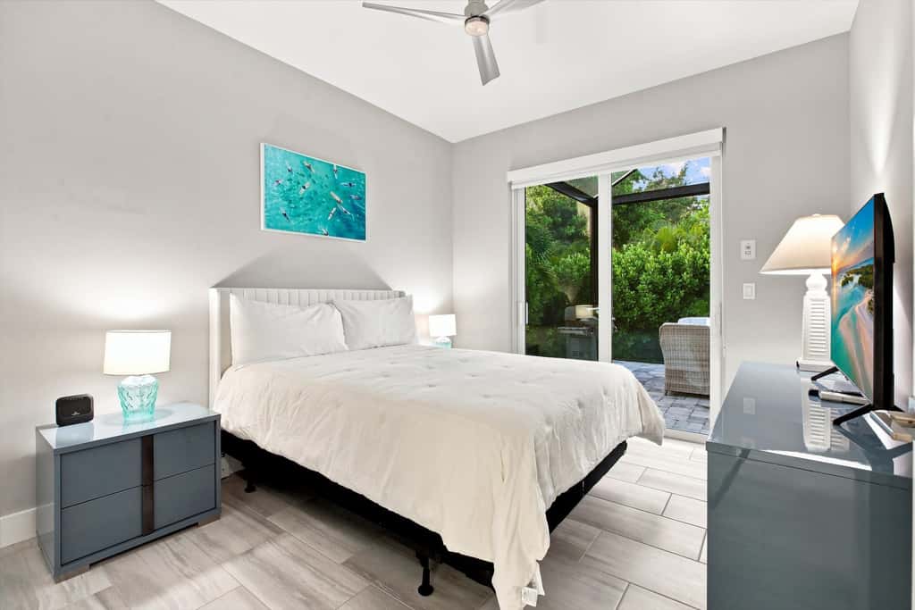 Spacious home with private heated pool & lanai