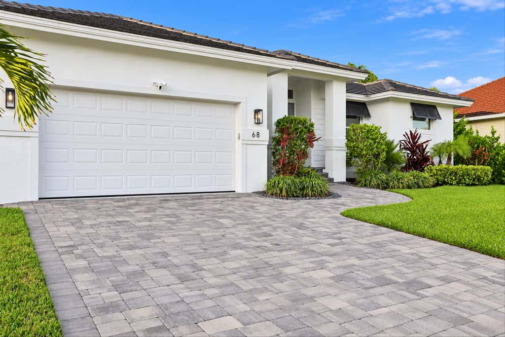 Spacious home with private heated pool & lanai