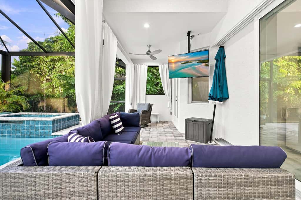 Spacious home with private heated pool & lanai