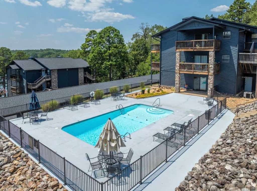 Lake Hamilton Retreat – Perfect for Couples, Families & Hot Springs Getaways