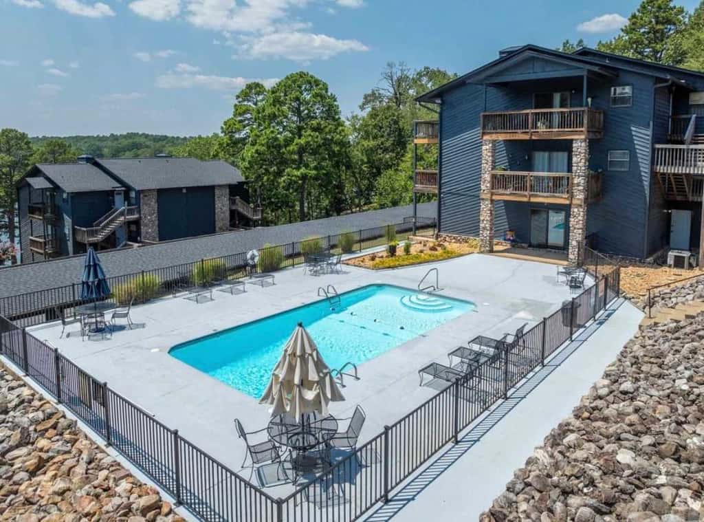 Hamilton Harbor Hideaway | Lake Views & Pool