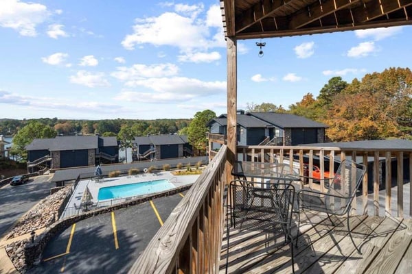 Lake Hamilton Retreat – Perfect for Couples, Families & Hot Springs Getaways