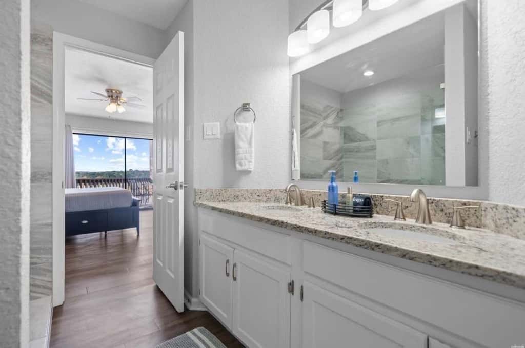Hamilton Harbor Hideaway | Lake Views & Pool