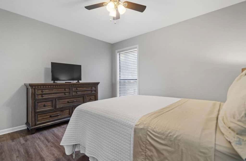 Hamilton Harbor Hideaway | Lake Views & Pool