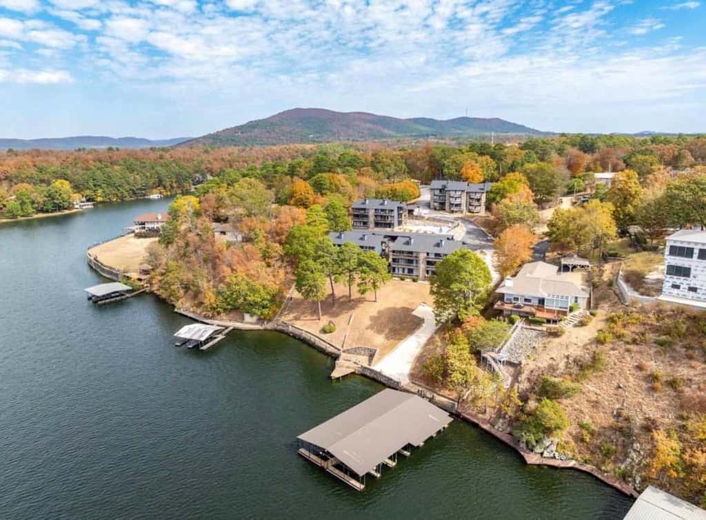 Hamilton Harbor Hideaway | Lake Views & Pool