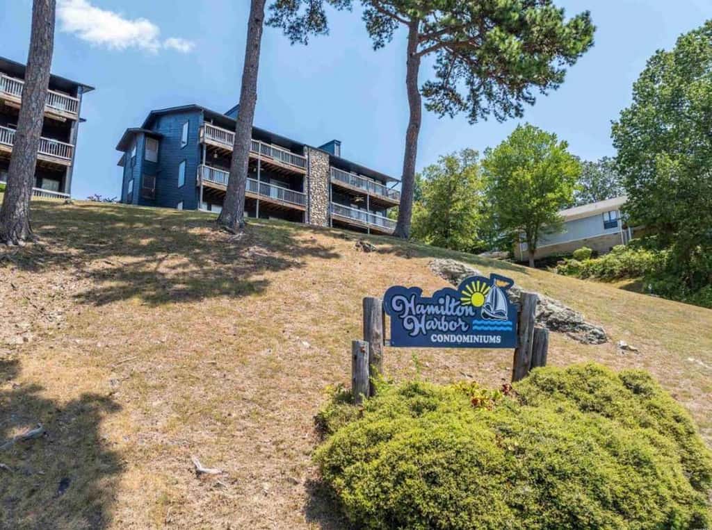 Hamilton Harbor Hideaway | Lake Views & Pool
