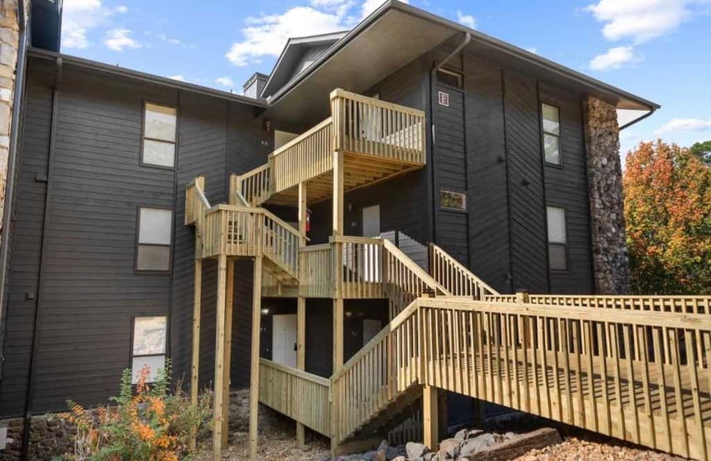 Hamilton Harbor Hideaway | Lake Views & Pool