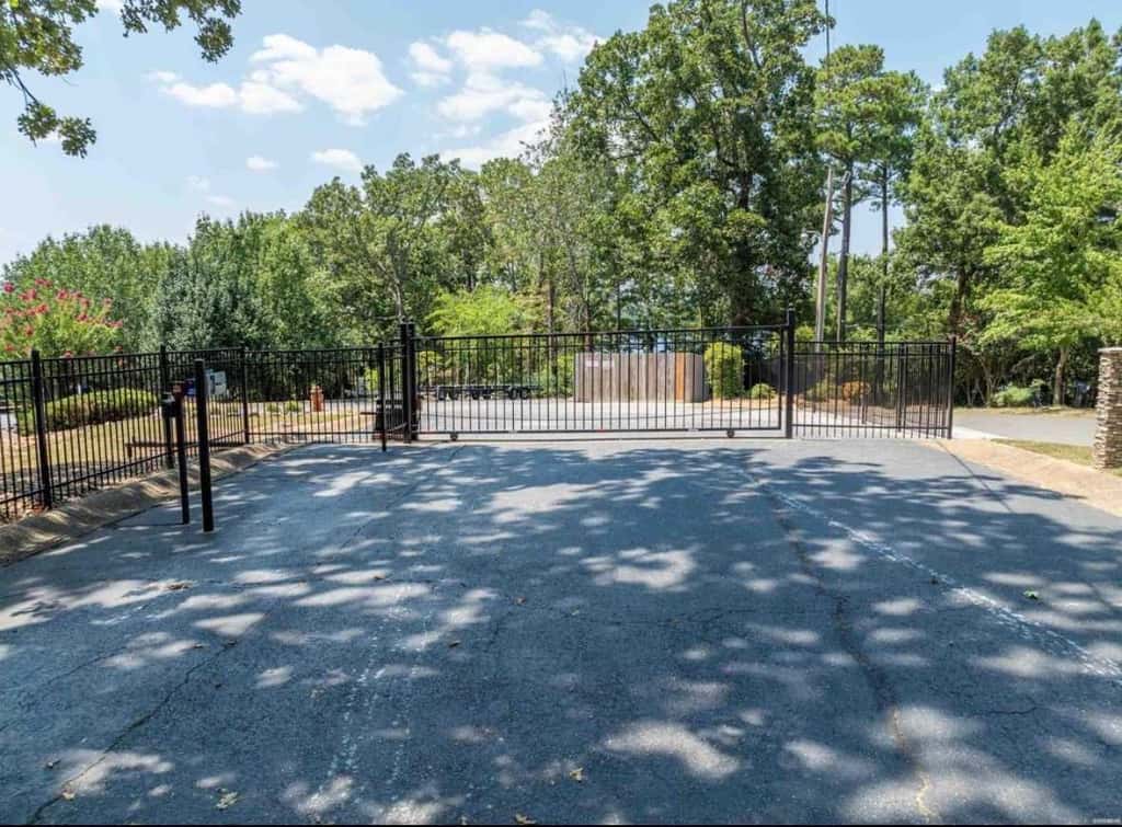 Hamilton Harbor Hideaway | Lake Views & Pool