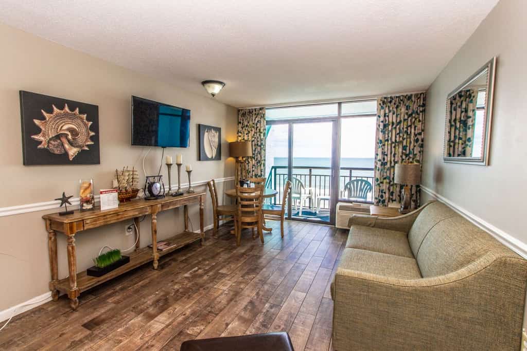 Cozy Oceanfront Getaway! Landmark 640 for 6!
