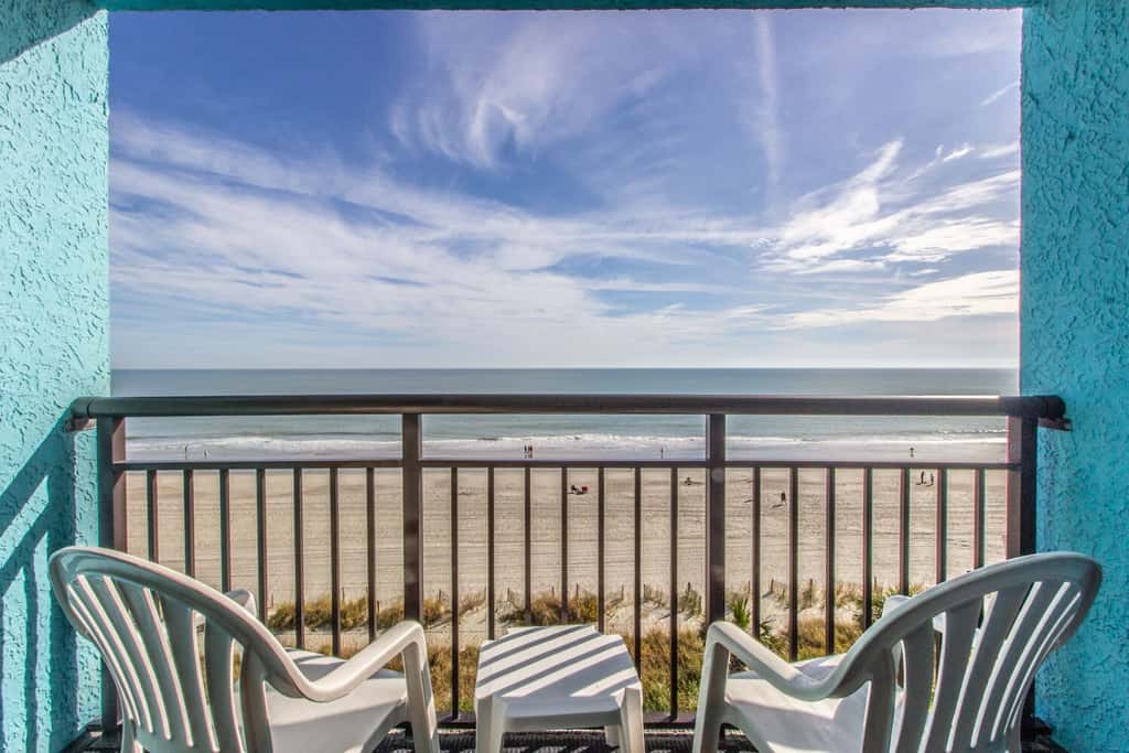 Cozy Oceanfront Getaway! Landmark 640 for 6!