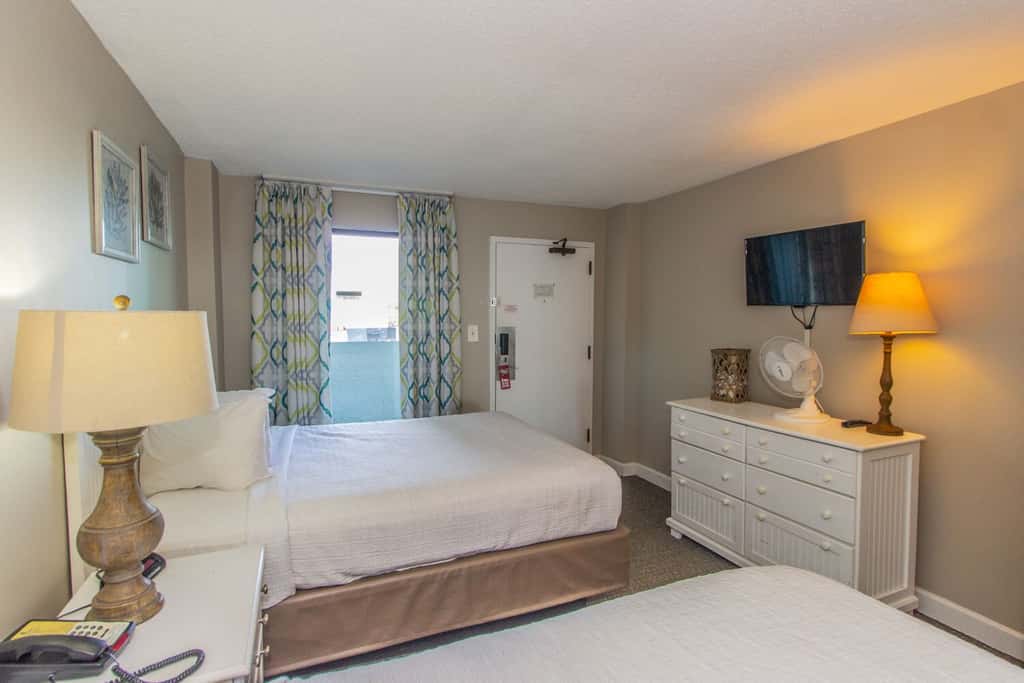 Cozy Oceanfront Getaway! Landmark 640 for 6!