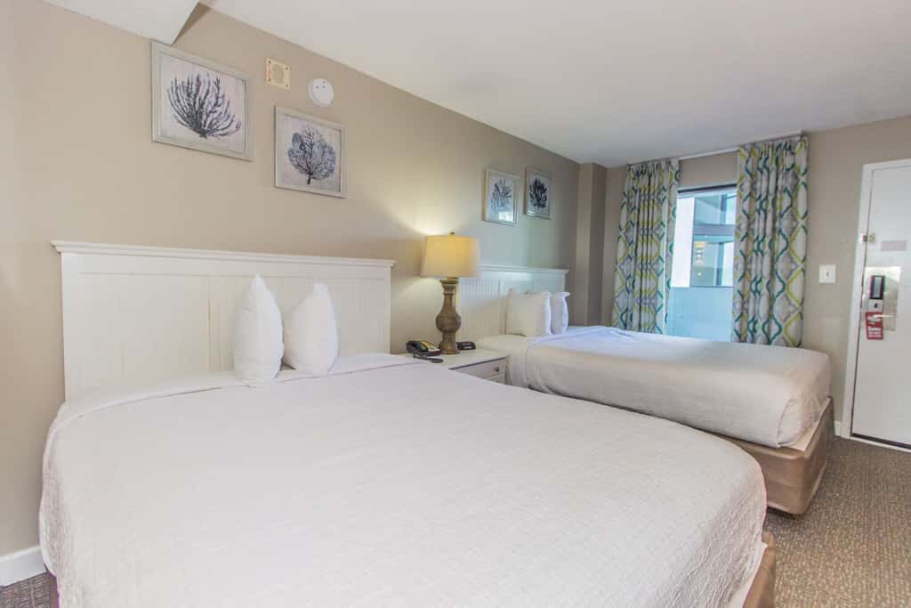 Cozy Oceanfront Getaway! Landmark 640 for 6!