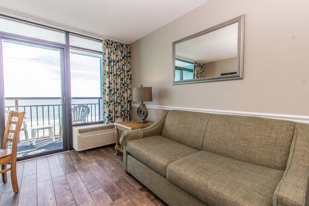 Cozy Oceanfront Getaway! Landmark 640 for 6!