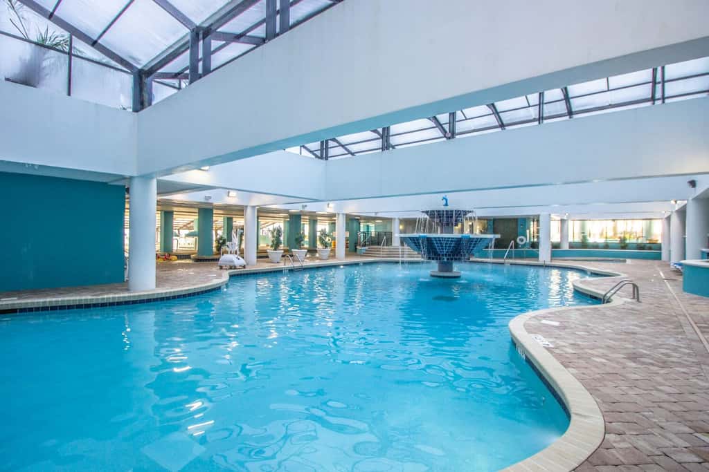 Cozy Oceanfront Getaway! Landmark 640 for 6!