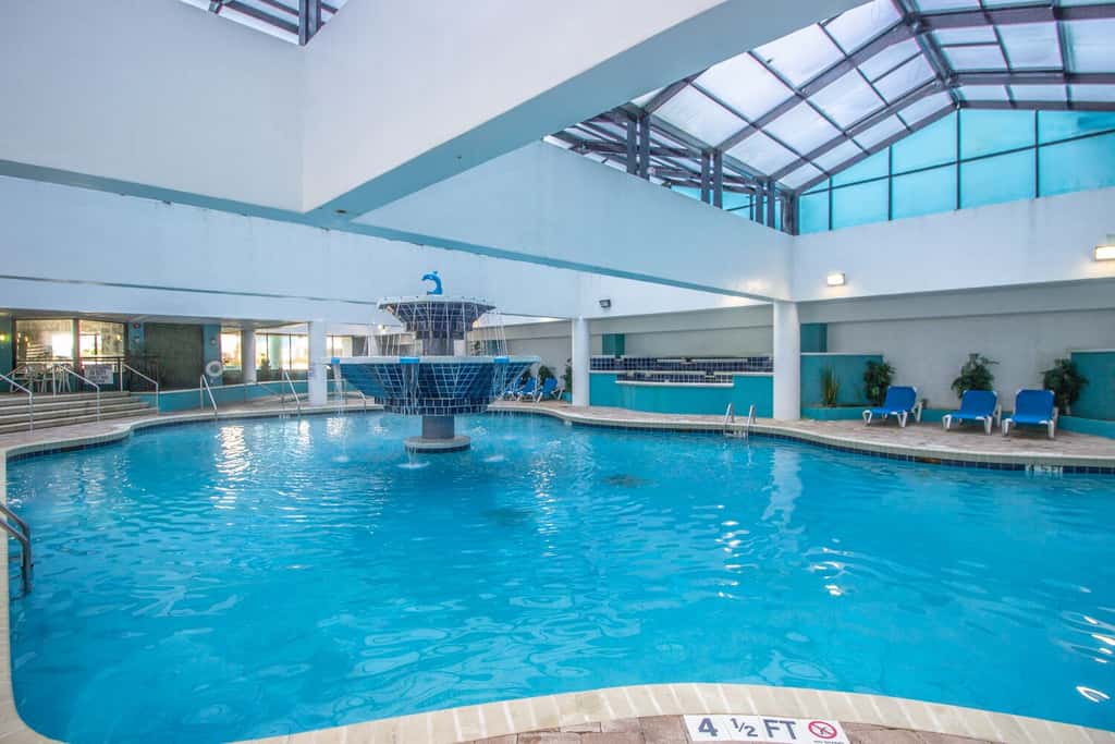 Cozy Oceanfront Getaway! Landmark 640 for 6!