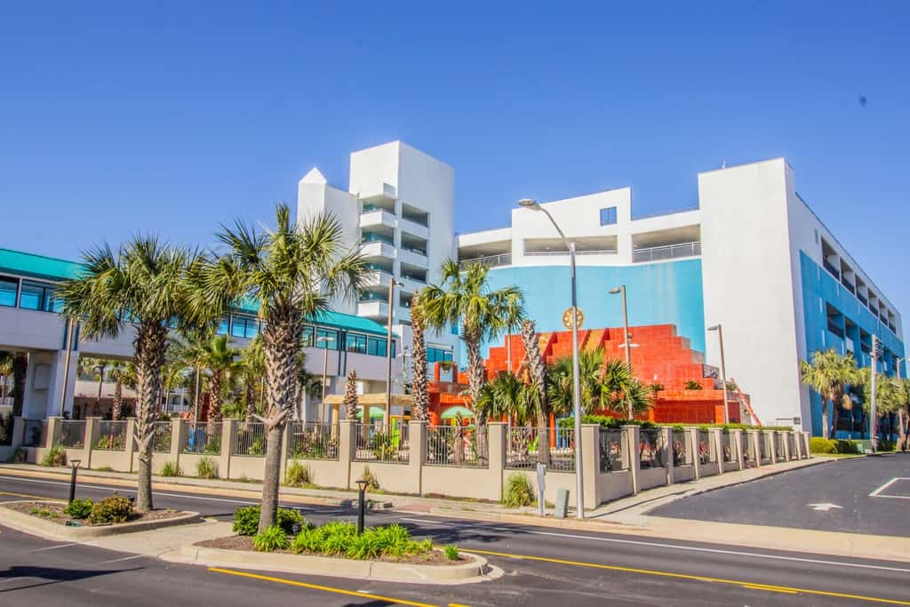 Cozy Oceanfront Getaway! Landmark 640 for 6!