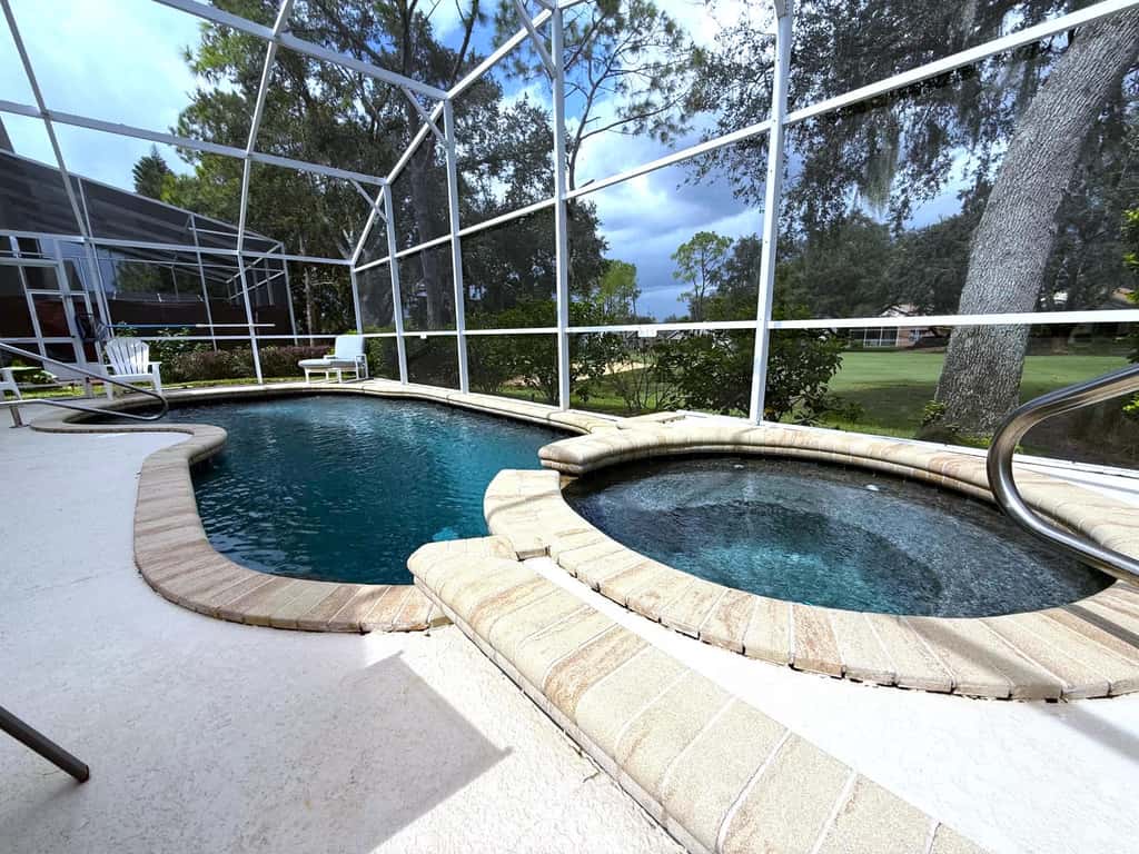 Magic Hole Manor 