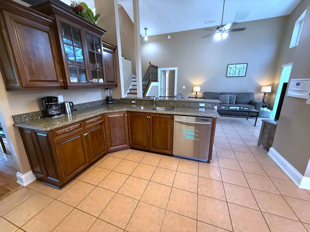 Magic Hole Manor 