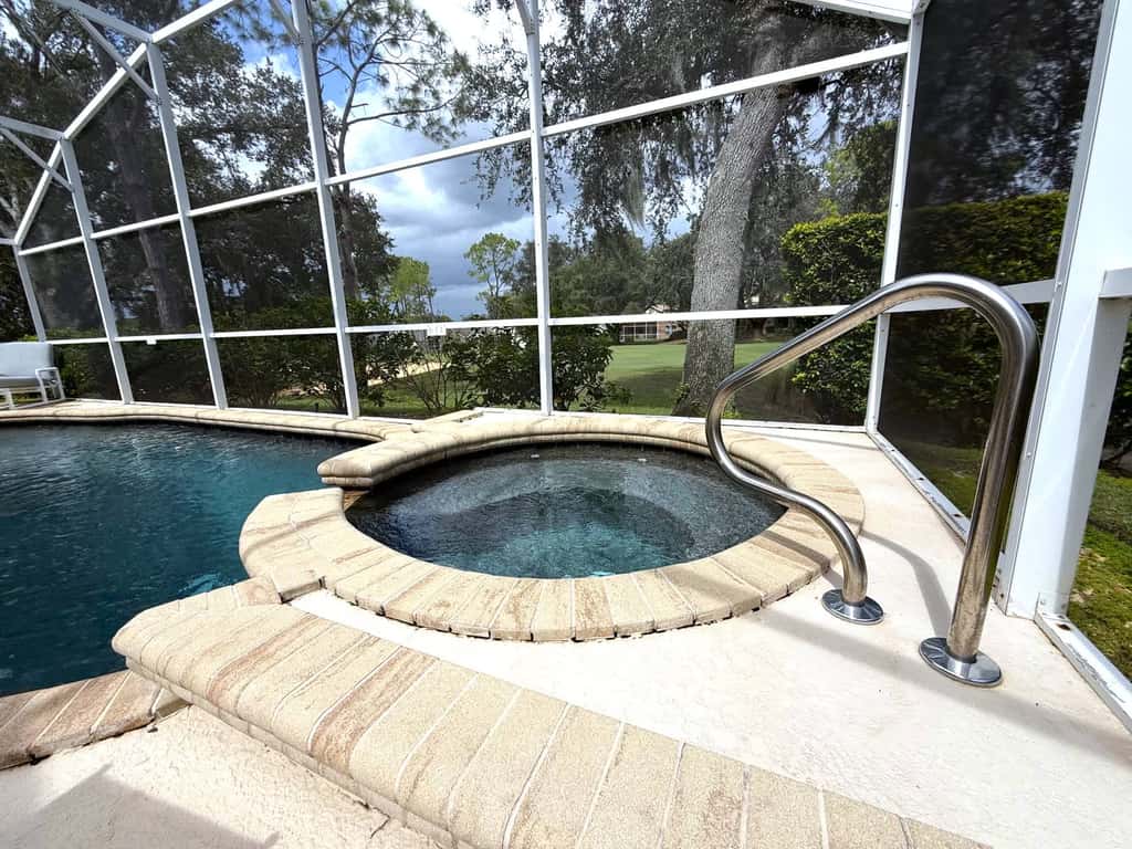 Magic Hole Manor 