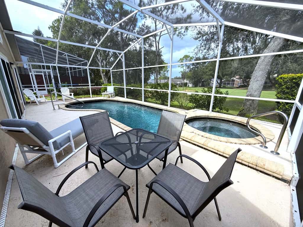 Magic Hole Manor 