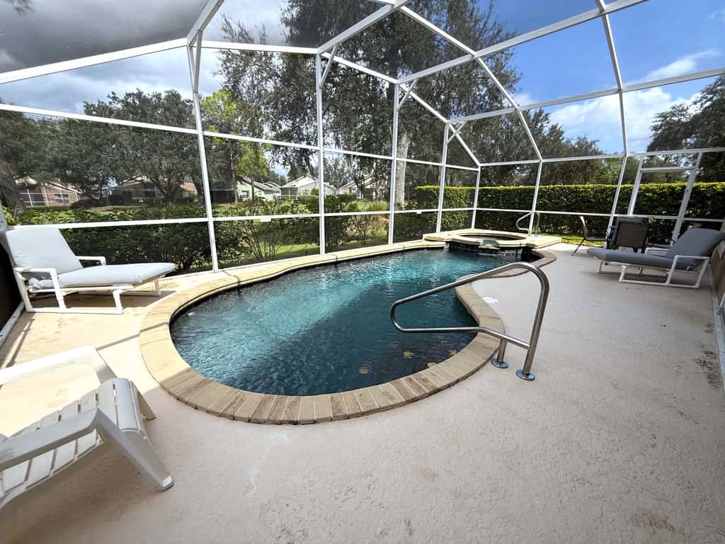 Magic Hole Manor 