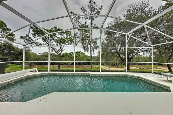 GOLF FRONT BEAUTY - Great pool deck and course views!