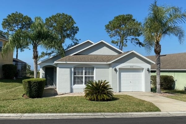 Great locatation! Open concept golf front villa! Upgrades!