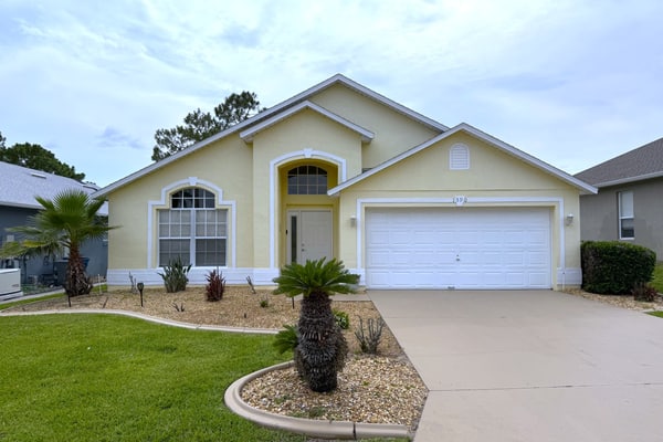 Relaxing 4 Bedroom Home with Private Pool and Golf Course View