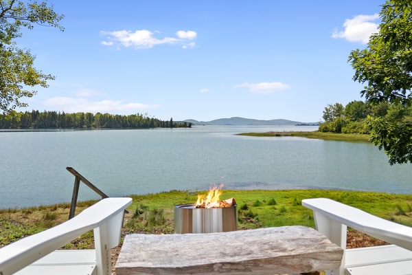 Camp Avaliz - Ocean-view for 2 with a queen bedroom, kitchenette, Wi-Fi and AC